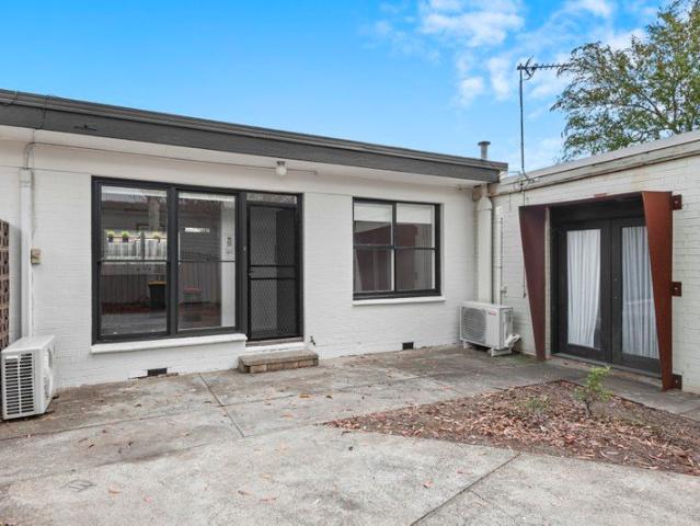 Charming One Bedroom Living in a Prime Alfredton Location