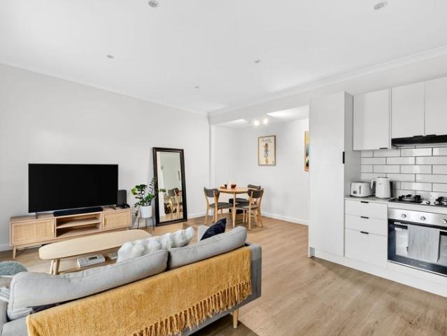 Charming One Bedroom Living in the Heart of Highton