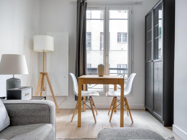 Charming One Bedroom Nest in the Heart of Paris, Paris Amsterdam Apartments for Rent