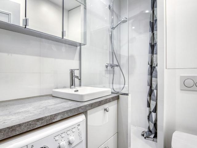 Charming One Bedroom Oasis in the Heart of Paris, Paris Amsterdam Apartments for Rent