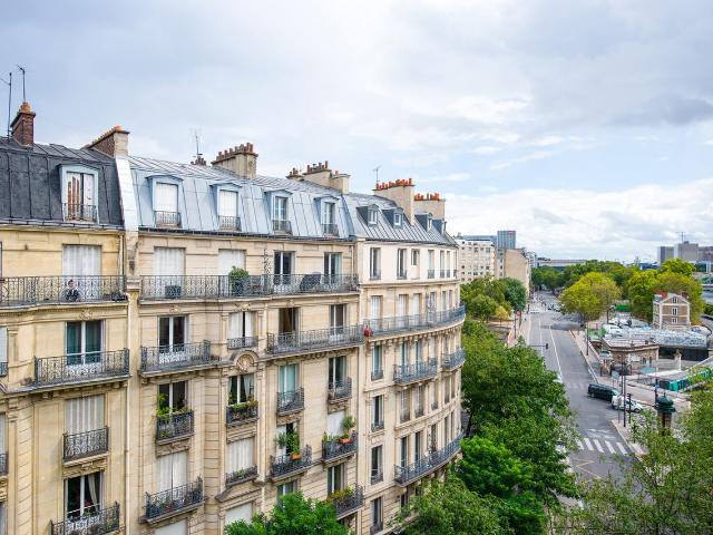 Charming One Bedroom Oasis in Paris Arsenal, Paris Amsterdam Apartments for Rent
