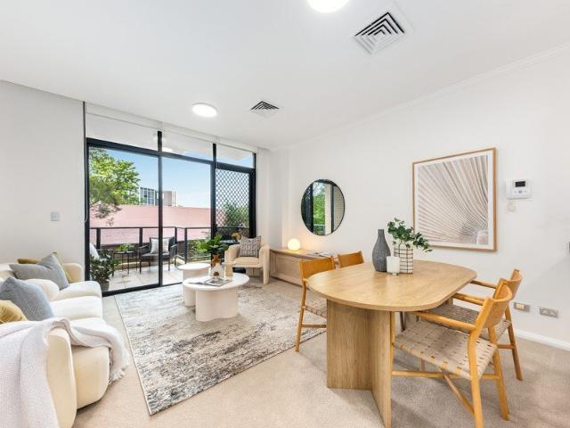 Charming one Bedroom of unexpected space and tranquility