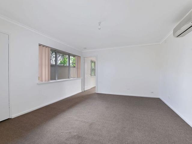 CHARMING ONE BEDROOM RETEAT IN BRUNSWICK WEST