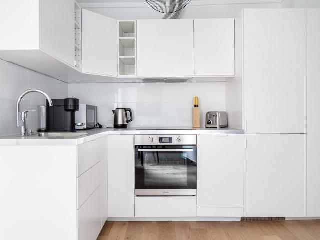 Charming One Bedroom Retreat in Paris Arsenal, Paris Amsterdam Apartments for Rent