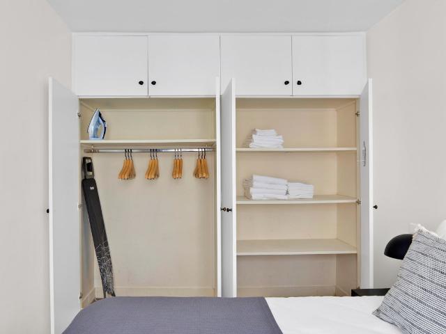 Charming One Bedroom Retreat in Paris, Paris Amsterdam Apartments for Rent