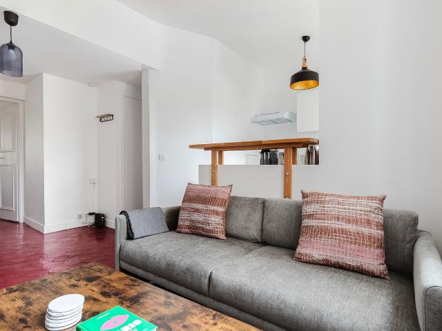 Charming One Bedroom Retreat in Paris, Paris Amsterdam Apartments for Rent