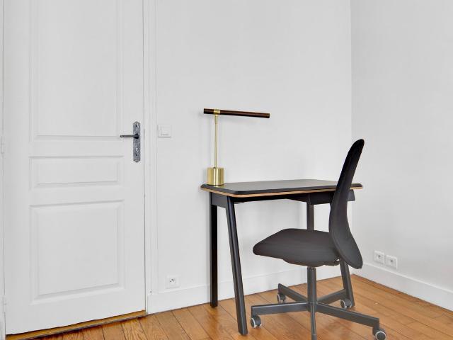Charming One Bedroom Retreat in Paris, Paris Amsterdam Apartments for Rent