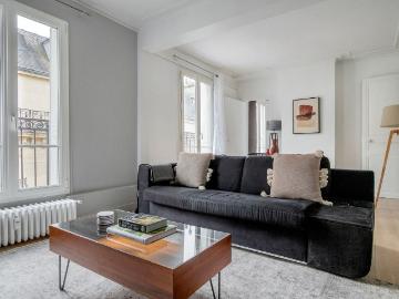 Charming One Bedroom Retreat in Paris, Paris Amsterdam Apartments for Rent
