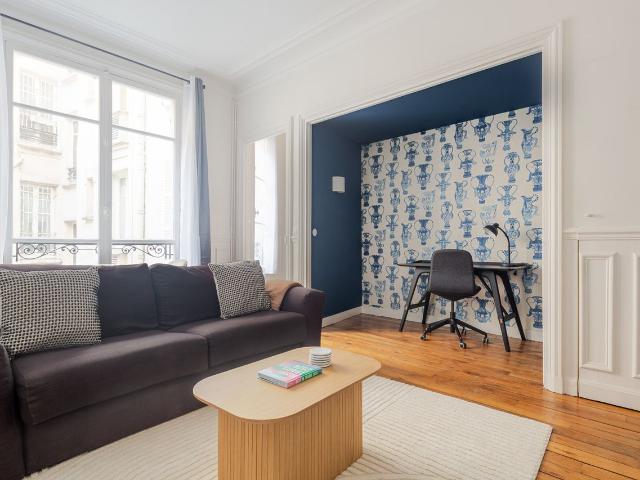 Charming One Bedroom Retreat in Paris, Paris Amsterdam Apartments for Rent