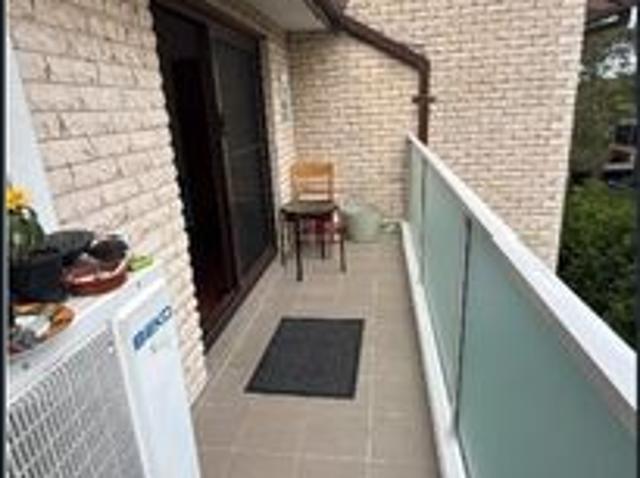 Charming open plan 2 bedroom beauty!