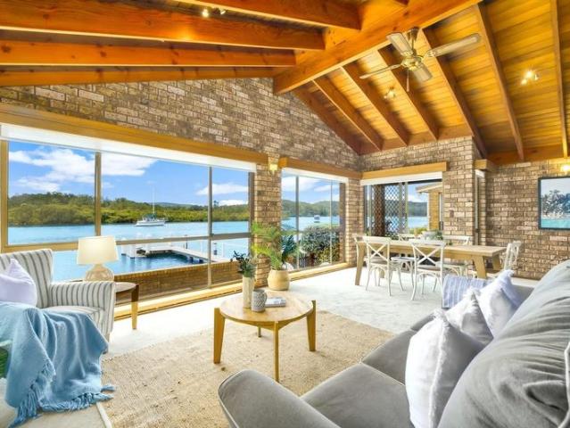 Charming, Original, Waterfront, Private Jetty