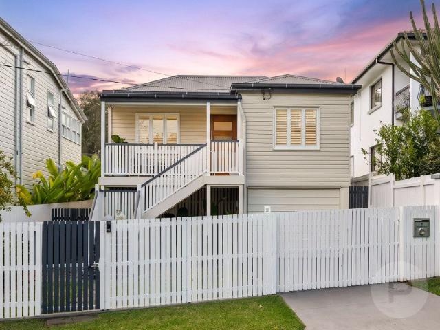 Charming Paddington Cottage with Pool, Moments from Rosalie Village