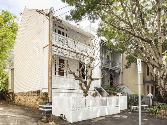Charming Paddington Terrace in Prime Location