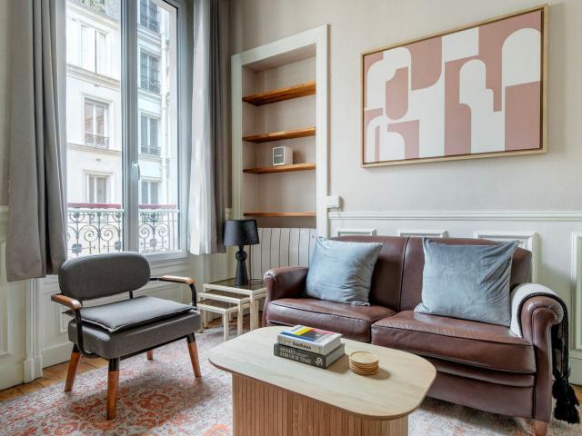 Charming Paris Retreat: Fully Furnished One Bedroom