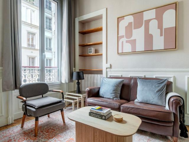 Charming Paris Retreat: Fully Furnished One Bedroom, Paris Amsterdam Apartments for Rent