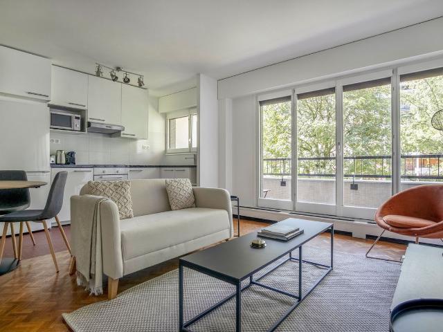 Charming Parisian 1 Bedroom Move In Ready!, Paris Amsterdam Apartments for Rent