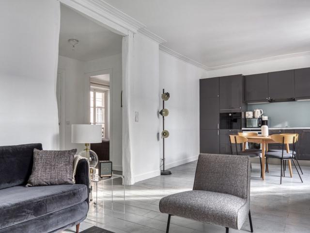 Charming Parisian 1 Bedroom Retreat Awaits You