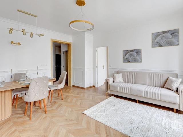 Charming Parisian Apartment 2 bedrooms, 1 living room 10th district of Paris, Paris Amsterdam Apartments for Rent