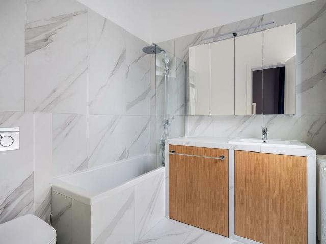 Charming Parisian One Bedroom Apartment Awaits!, Paris Amsterdam Apartments for Rent