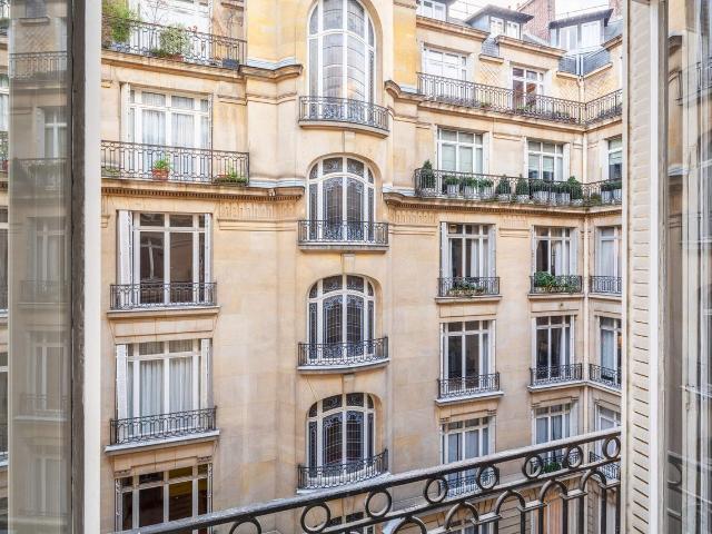 Charming Parisian One Bedroom Apartment Awaits!, Paris Amsterdam Apartments for Rent