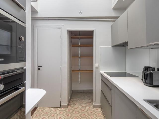 Charming Parisian One Bedroom Retreat!, Paris Amsterdam Apartments for Rent
