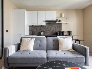 Charming Parisian Retreat in Chaillot, Paris Amsterdam Apartments for Rent