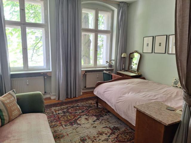 Charming park side Apartment in Neukölln Berlin, Berlin Amsterdam Apartments for Rent