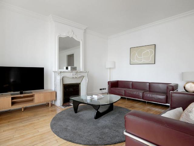 Charming Passy One Bedroom Apartment in Paris, Paris Amsterdam Apartments for Rent