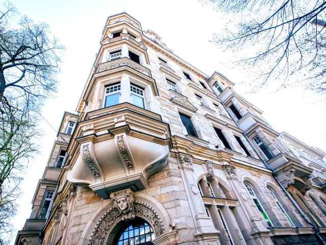 Charming period property with balcony & conservatory in Waldstraßenviertel