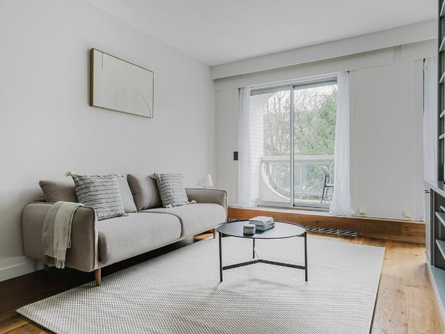 Charming Porte Dauphine 1BR with Modern Touches, Paris Amsterdam Apartments for Rent