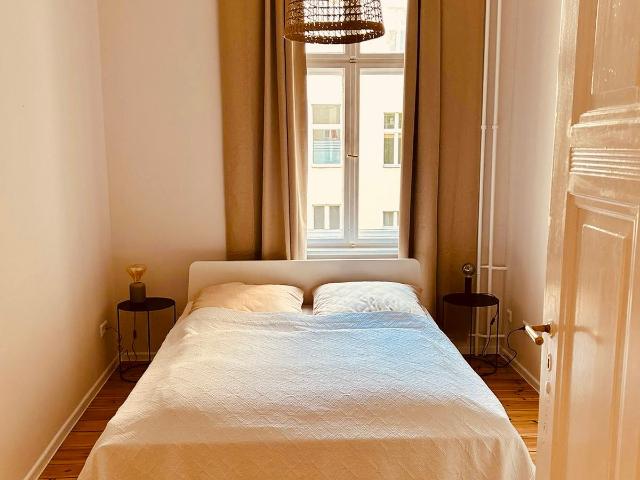 Charming, pretty Flat Wilmersdorf, Berlin Amsterdam Apartments for Rent
