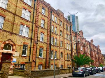 Charming private mansion block in prime location