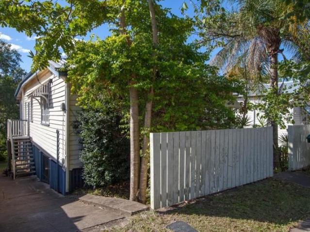 Charming Queensland Cottage in a Prime Ashgrove Location