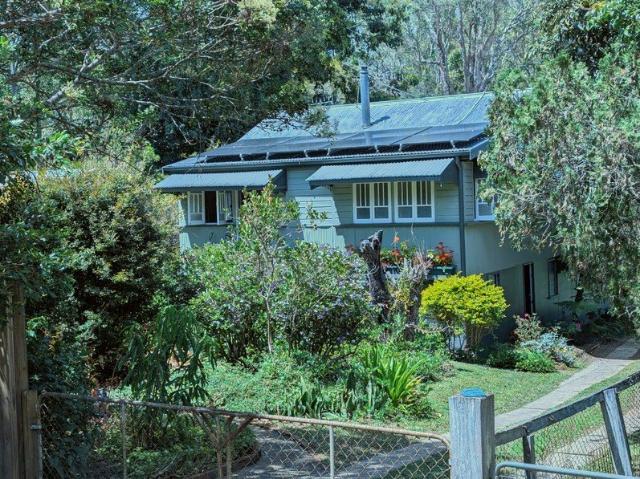 Charming Queensland Style Cottage with Ganny Flat on a Generous sized Block