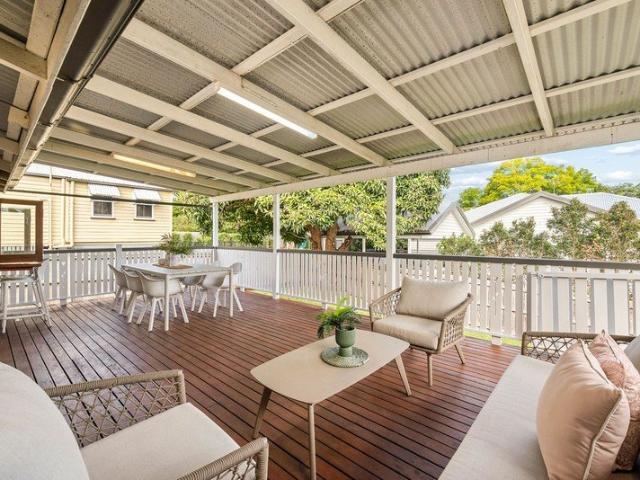 Charming Queenslander Cottage in a Prime Ipswich Location