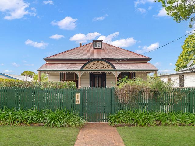 Charming Queenslander Cottage in Inner City Location