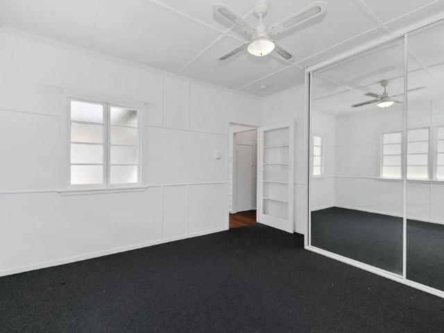 Charming Queenslander in Convenient Location