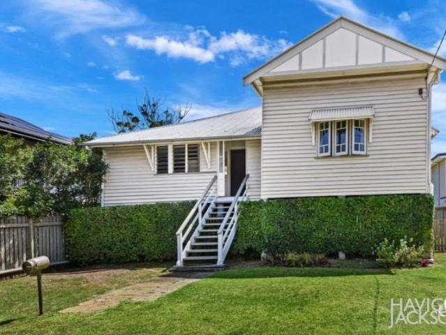 CHARMING QUEENSLANDER IN A FANTASTIC HENDRA