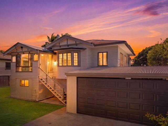 Charming Queenslander in a Quiet & Convenient Location