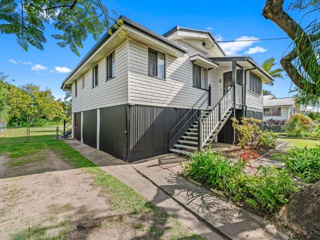 Charming Queenslander in Great Location