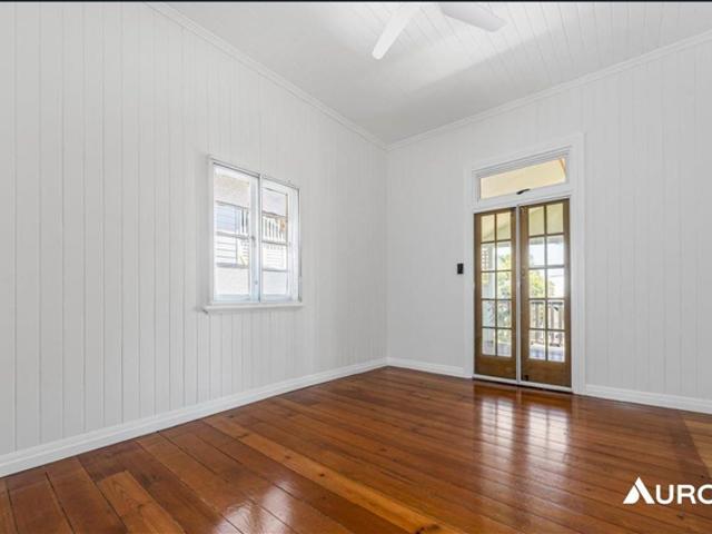 Charming Queenslander in Sought after Norman Park Pocket