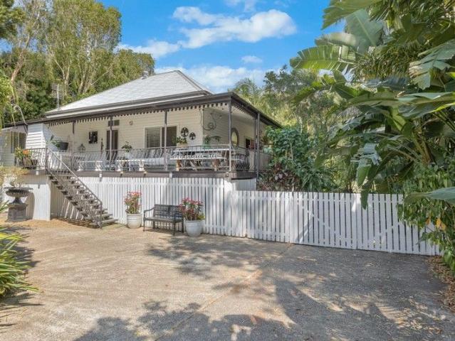Charming Queenslander in Private Location