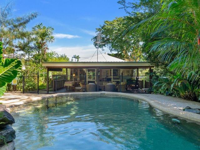 Charming Queenslander in the Heart of Stratford