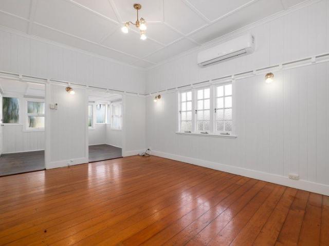 Charming Queenslander in the Heart of Woolloongabba