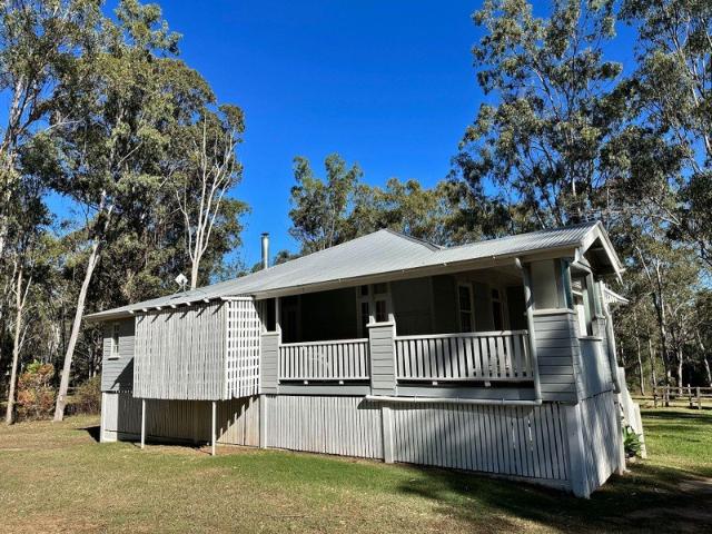 Charming Queenslander on 1 acre Country Living just 3.6km from Blackbutt Township