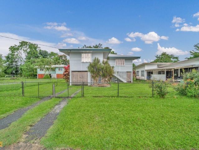 Charming Queenslander on a Spacious Block