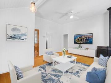 Charming Queenslander Offering Privacy, Lifestyle & a Rare Double Size Holding