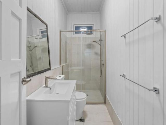 Charming Queenslander with Character, Space and Convenience