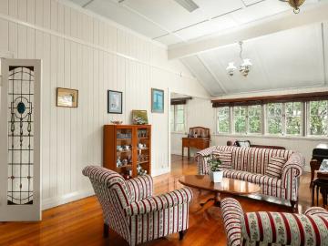 Charming Queenslander with Expansive Backyard & Pool!