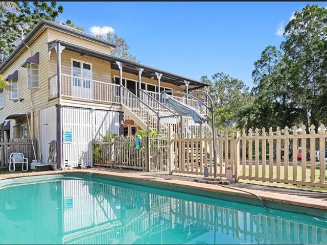 Charming Queenslander with River Frontage